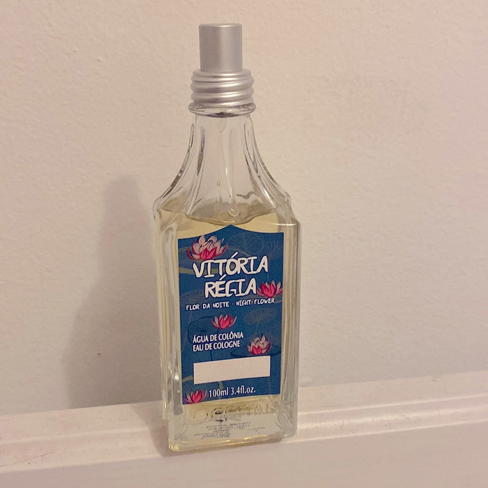 L’Occitane au Bresil perfume Vitòria Règia.